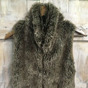 Red Camel faux fur vest